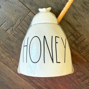 Brand new Rae Dunn Honey Pot